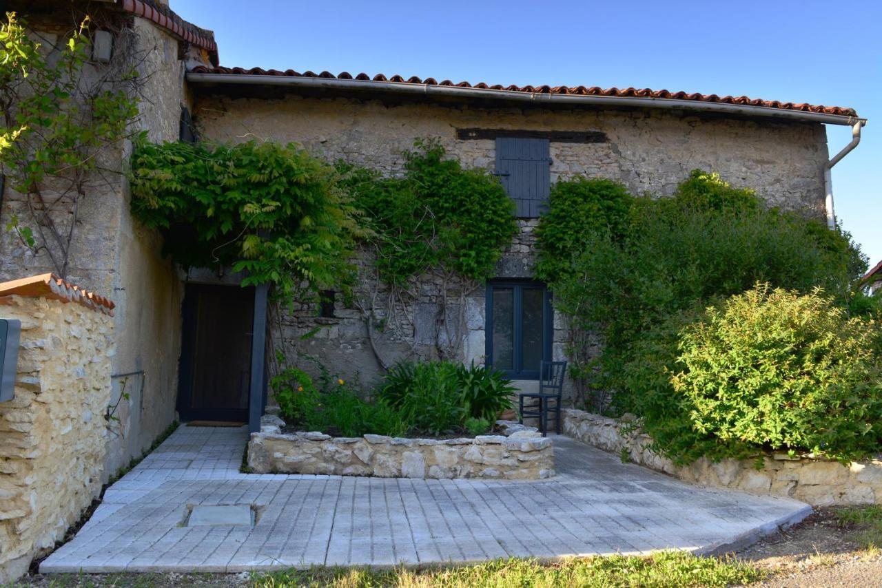 Chez Pique-Fesse Chambre D'Hote Saint-Martin-L'ars Exterior foto